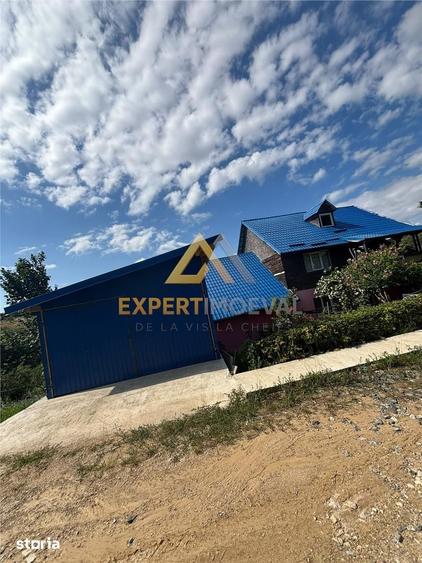 Casă cu 4 camere cu Teren 4900 Mp în Central