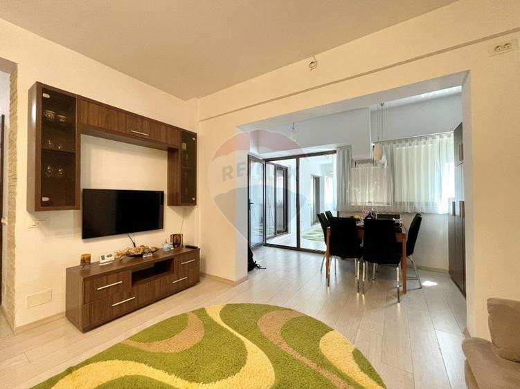 Apartament cu 3 camere de închiriat - 12