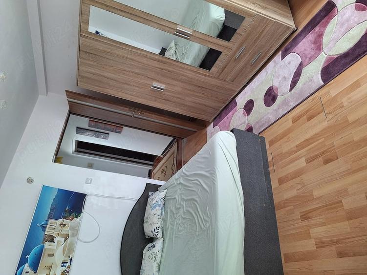 Apartament cu 3 camere semidecomandat în Gara