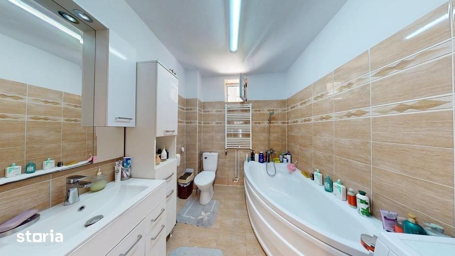 Casă cu 4 camere cu Teren 1280 Mp în Valea Aurie