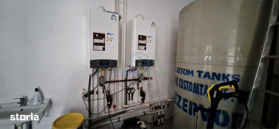 Casă cu 7 camere cu Canalizare în Central