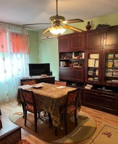 Apartament cu 3 camere semidecomandat în Brâncoveanu