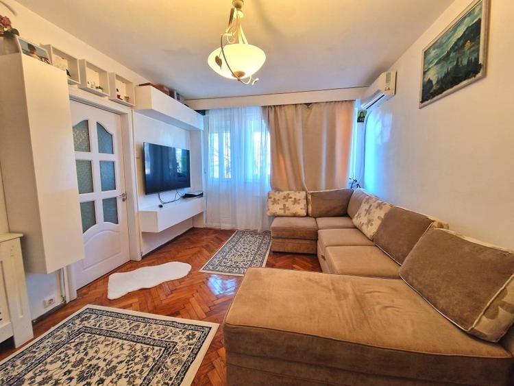 Apartament cu 2 camere semidecomandat, mobilat în Pajura