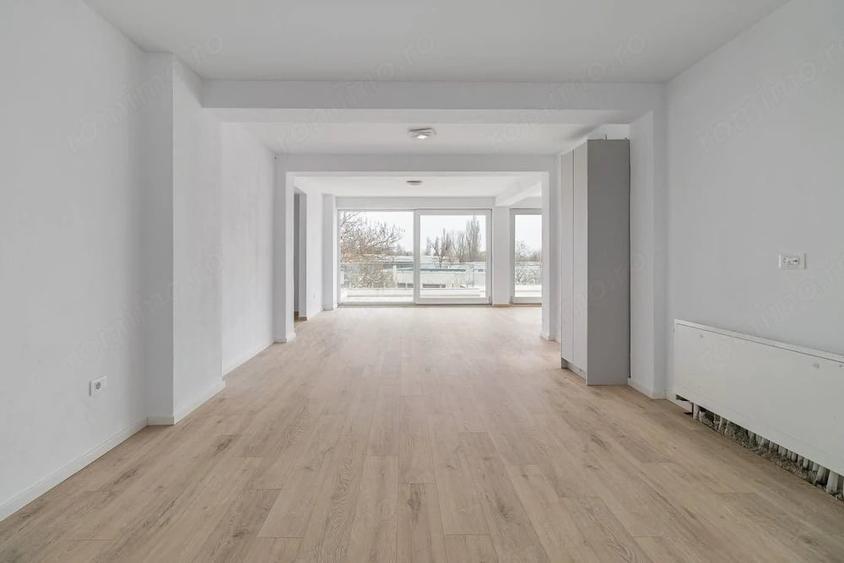 Apartament cu 5 camere semidecomandat în 1 Decembrie