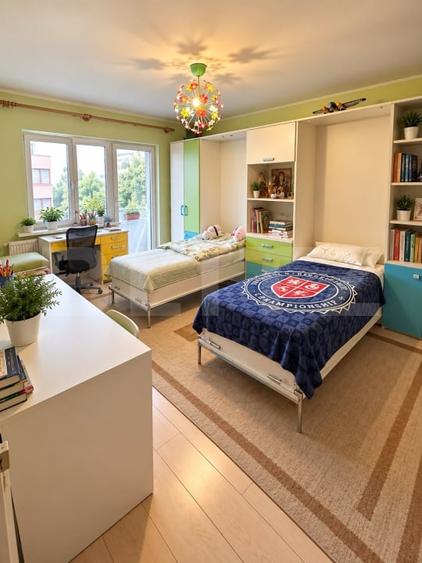 Apartament cu 4 camere semidecomandat, mobilat în Plopilor