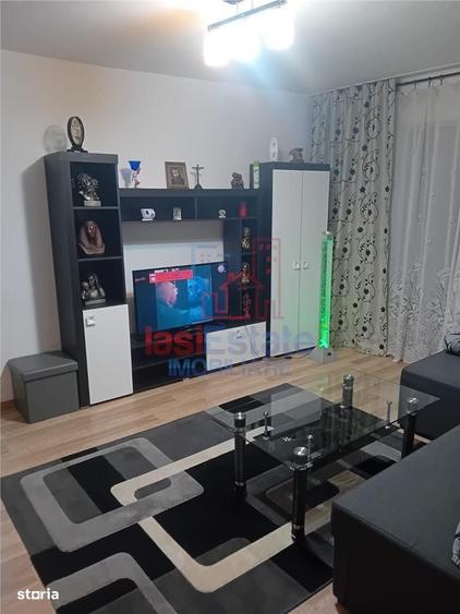 Apartament cu 3 camere semidecomandat în Alexandru cel Bun