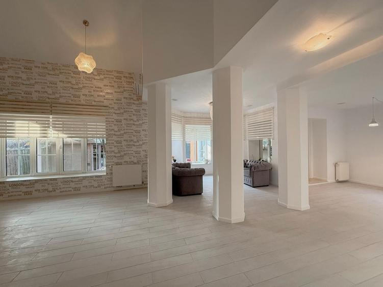 Duplex cu 5 camere cu Canalizare în Iancu Nicolae