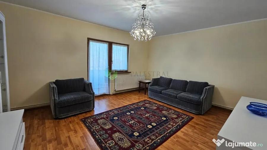 Apartament cu 3 camere decomandat în Răcădău