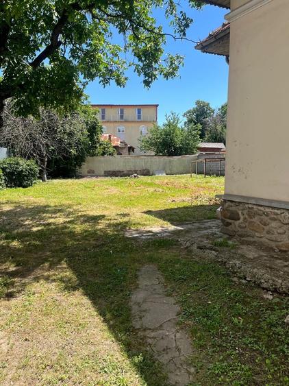 Casă cu 4 camere în Exterior Vest