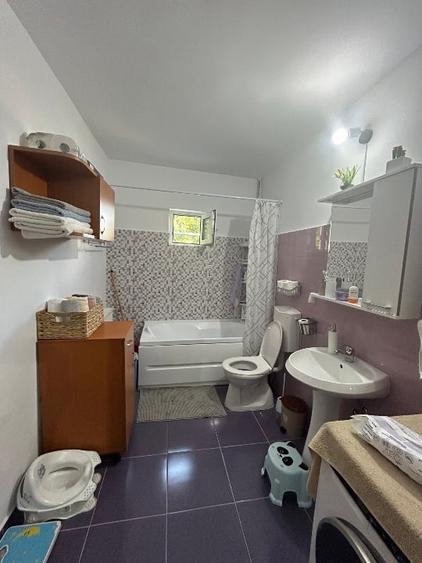 Casă individuală cu 3 camere cu Teren 1064 Mp în Cobadin