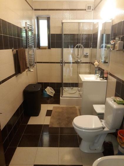 Casă individuală cu 6 camere cu Canalizare în Bucureștii Noi