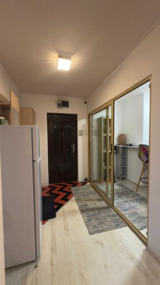 Apartament cu 3 camere decomandat în Exterior Vest