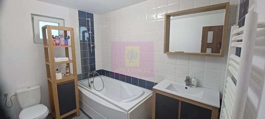 Casă cu Teren 362 Mp în Săbăreni