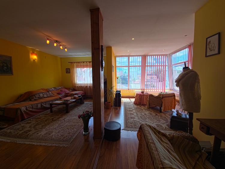 Duplex cu 6 camere cu Canalizare în Faleza Nord