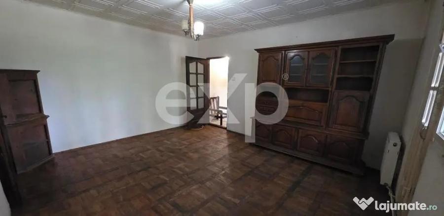 Apartament cu 2 camere semidecomandat în Micro 11