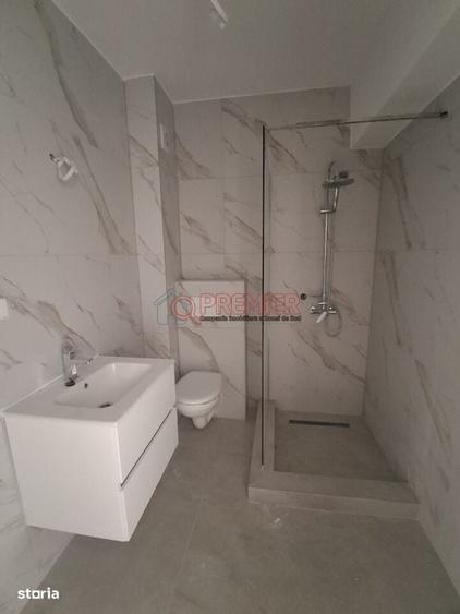 Apartament cu 2 camere în Apărătorii Patriei