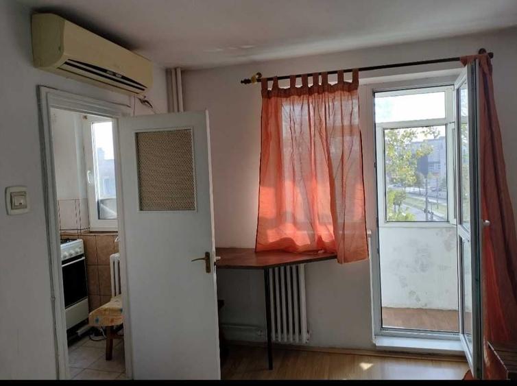 Garsonieră semidecomandată în Podu Roș
