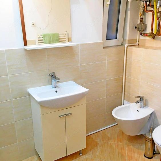 Apartament cu 3 camere semidecomandat în Elisabetin