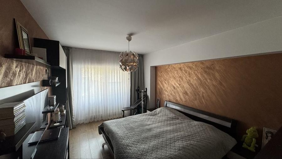 Apartament cu 3 camere decomandat, mobilat în Nicolina