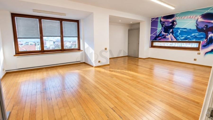 Apartament cu 6 camere semidecomandat în Dorobanți