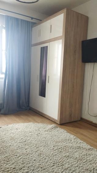 Garsonieră decomandată în Piața Centrală