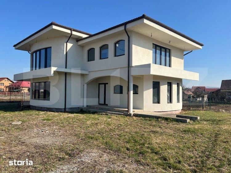 Casă cu 4 camere cu Teren 700 Mp în Sângeorgiu de Mureș