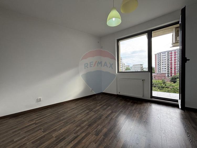 Apartament cu 2 camere decomandat în Periferie