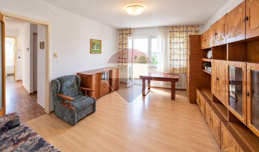 Apartament cu 3 camere decomandat, mobilat în Republicii