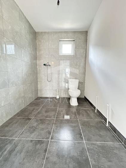 Casă individuală cu 4 camere cu Canalizare în Pecineaga