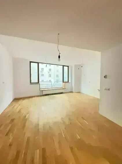 Apartament cu 3 camere decomandat în Știrbei Vodă