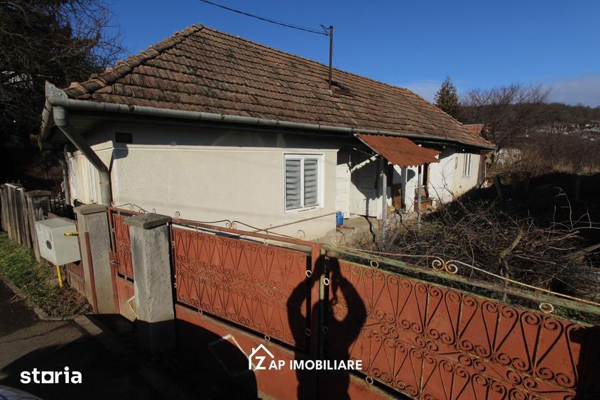 Casă cu 3 camere cu Teren 933 Mp în Unirii