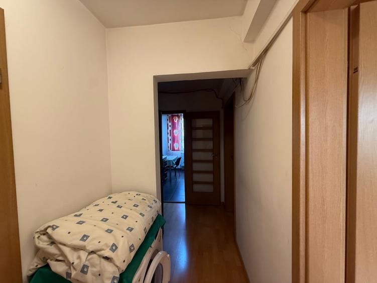 Apartament cu 3 camere decomandat, mobilat în Drumul Taberei