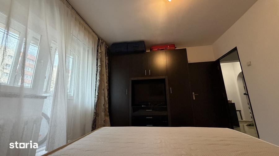 Apartament cu 3 camere decomandat în Vitan
