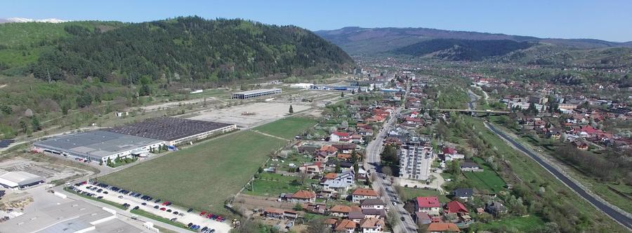 Teren Construcții intravilan de 10000 mp, în Nord