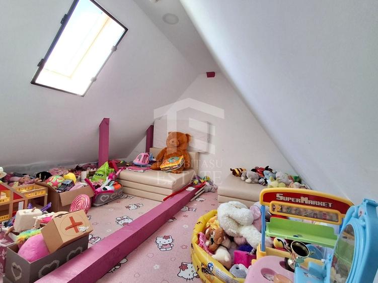 Duplex cu 4 camere cu Canalizare în Brănești
