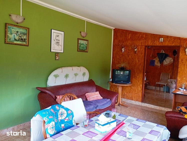 Casă cu 3 camere cu Teren 3000 Mp în Central