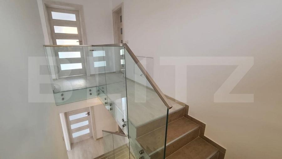 Casă individuală cu 6 camere cu Canalizare în Exterior Sud