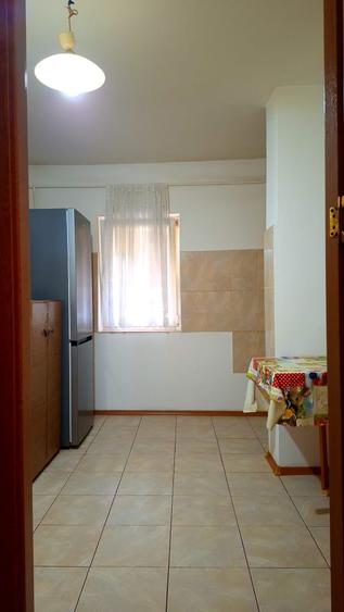 Apartament cu 3 camere decomandat în Prundu