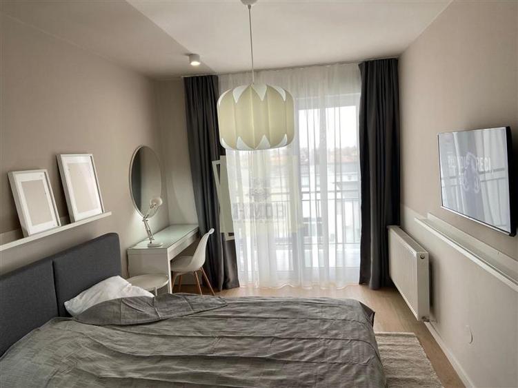 Apartament cu 2 camere semidecomandat, mobilat în Central