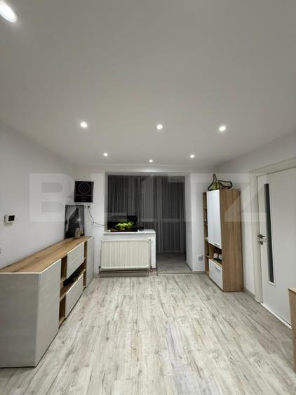 Apartament cu 3 camere semidecomandat, mobilat în Ultracentral