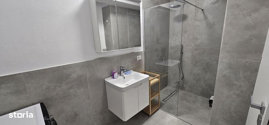 Apartament cu 3 camere decomandat în Vest