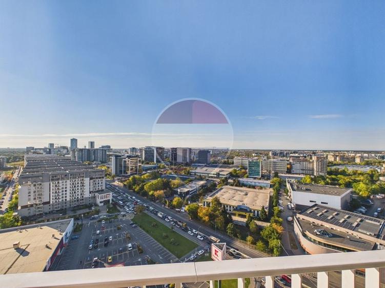 Apartament cu 4 camere decomandat în Pipera
