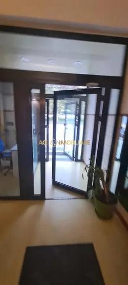 Apartament cu 3 camere semidecomandat, mobilat în Obor