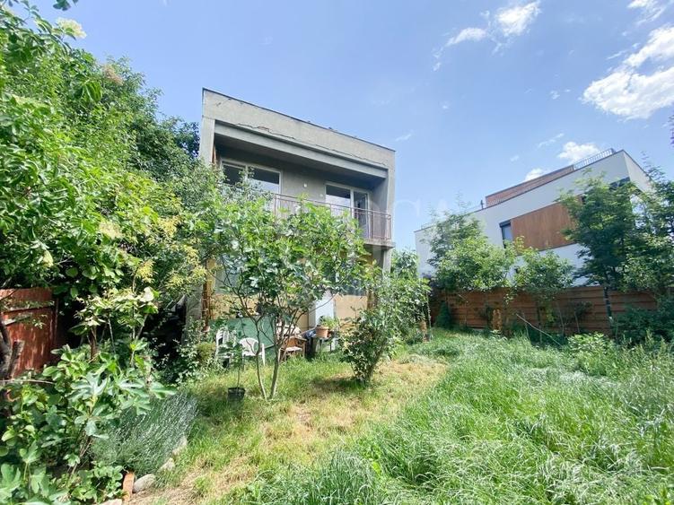 Casă individuală cu 5 camere cu Canalizare în Gruia