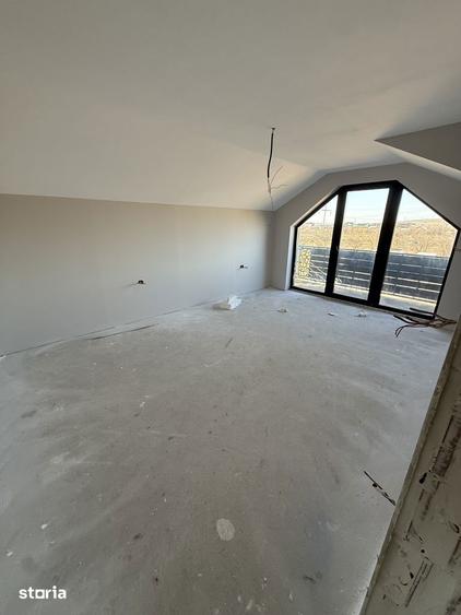 Casă cu 4 camere cu Teren 390 Mp în Bariera Vâlcii