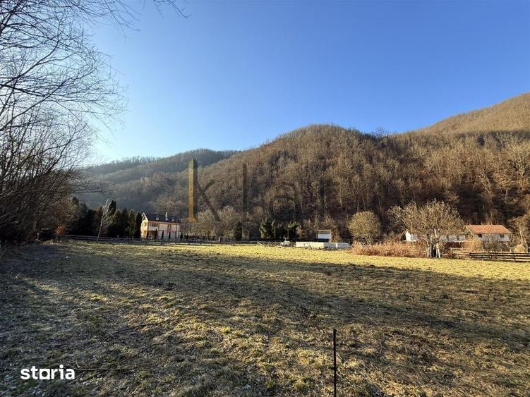 Teren de 1100 mp, în Gilău