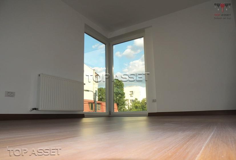 Apartament cu 3 camere semidecomandat în Parcul Circului
