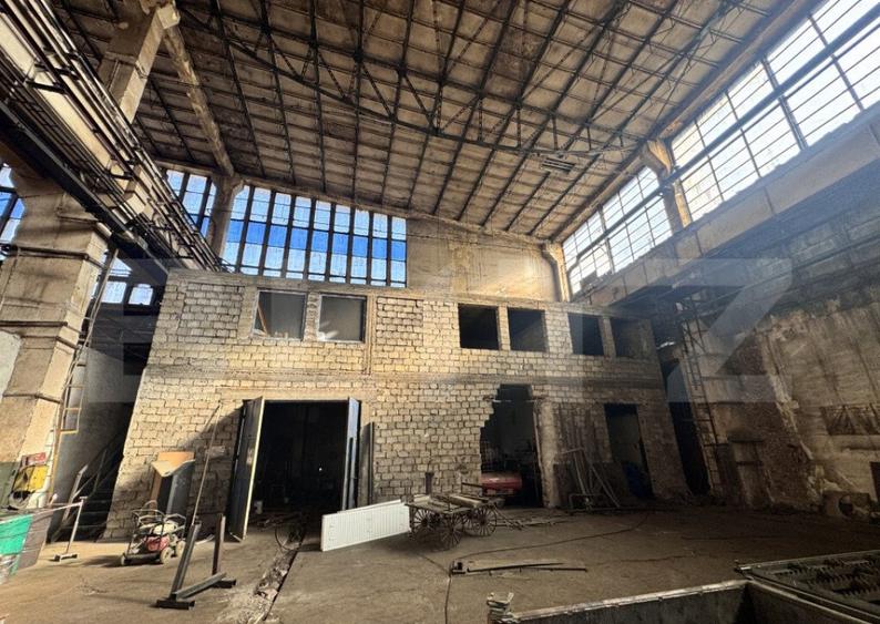 Spațiu comercial, de 3,800 mp, în Central