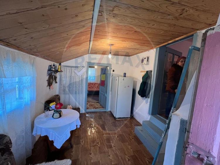 Casă cu 4 camere cu Teren 1000 Mp în Mihălceni