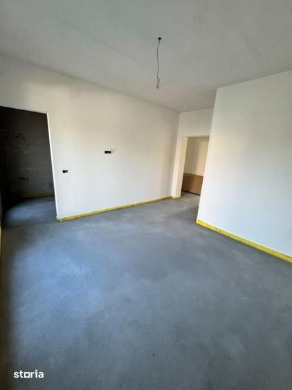 Casă cu 4 camere cu Teren 694 Mp în Mara